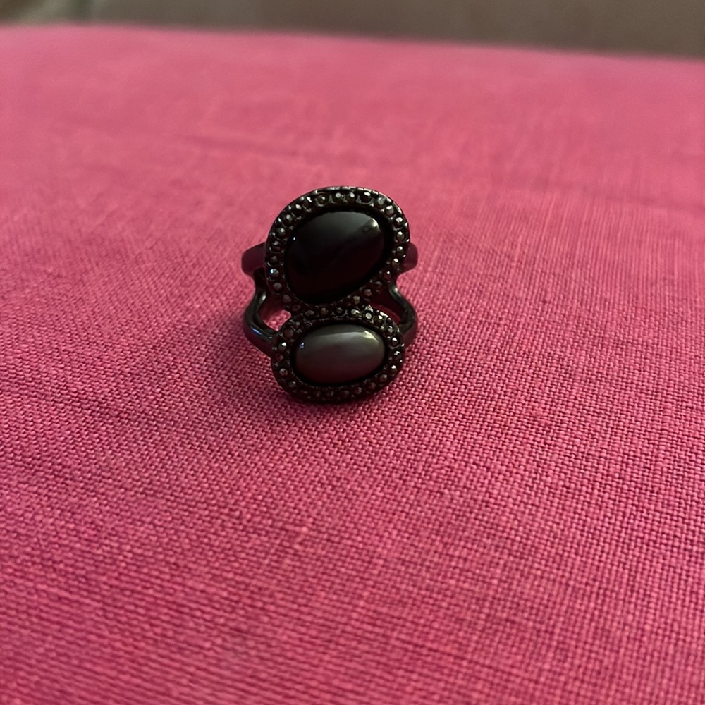 Ring - Picture 5 of 5